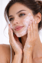 Nazik Arındırıcı ve Nemlendirici Yüz Temizleme Jeli